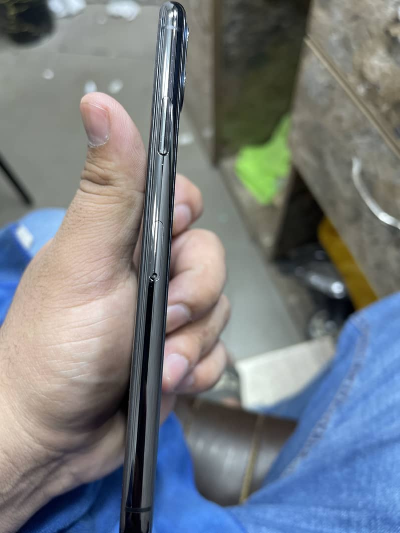 Iphone 11 pro max 256gb factory Unlock 2