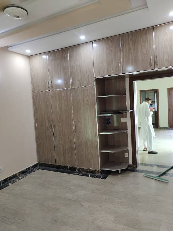 8 MARLA UPPER PORTION AVAILABLE FOR RENT IN DHA RAHBER 11 3