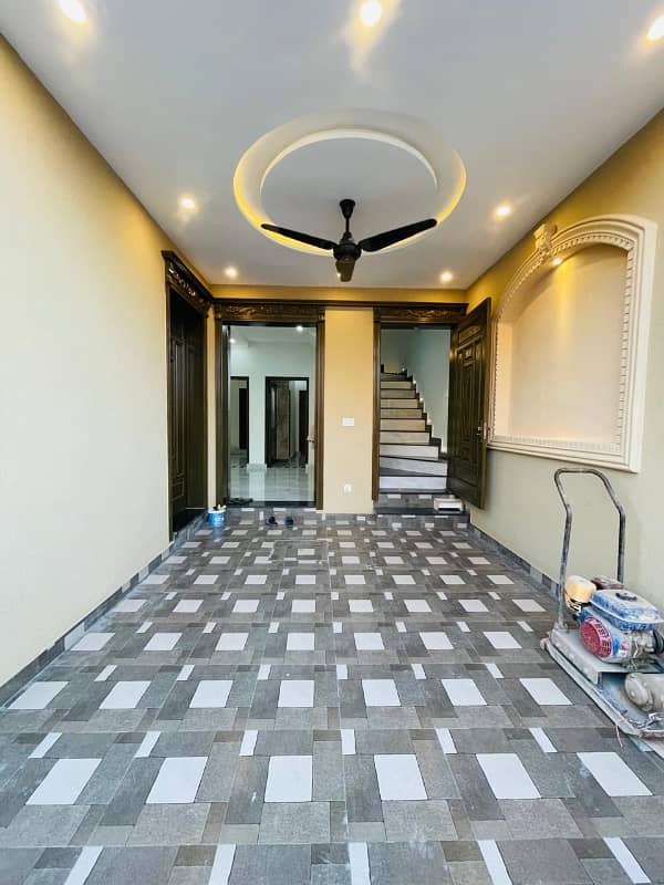 5 MARLA SPANISH HOUSE AVAILABLE FIOR SALE 2