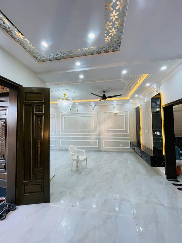 5 MARLA SPANISH HOUSE AVAILABLE FIOR SALE 3