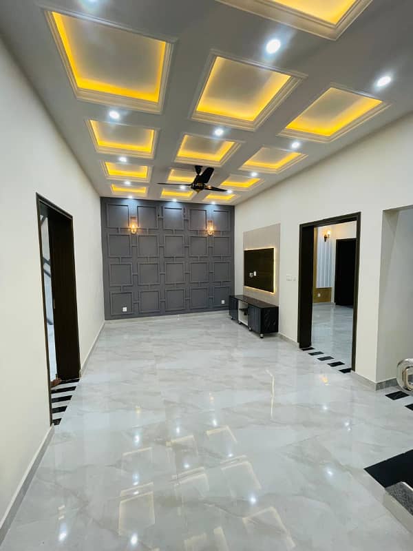 5 MARLA SPANISH HOUSE AVAILABLE FIOR SALE 21