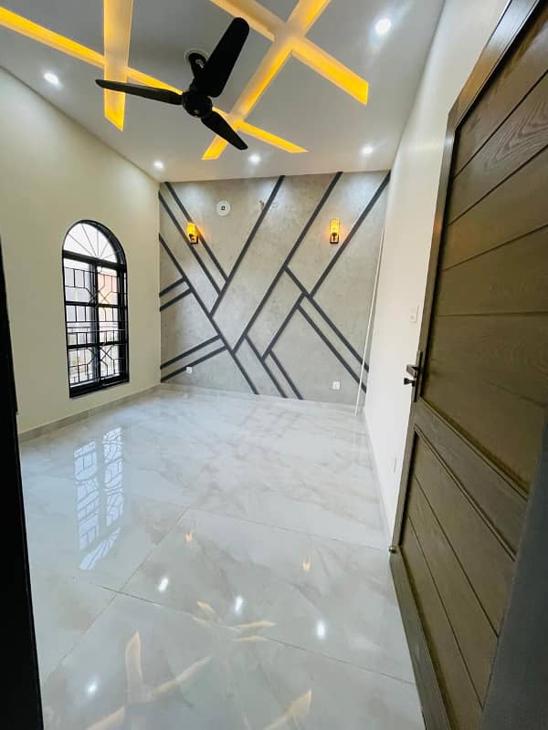 5 MARLA SPANISH HOUSE AVAILABLE FIOR SALE 29