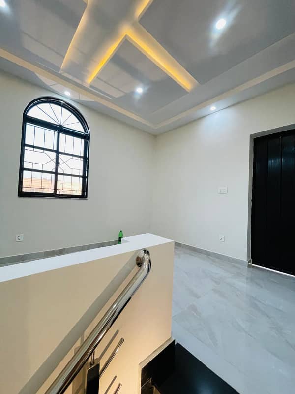 5 MARLA SPANISH HOUSE AVAILABLE FIOR SALE 31