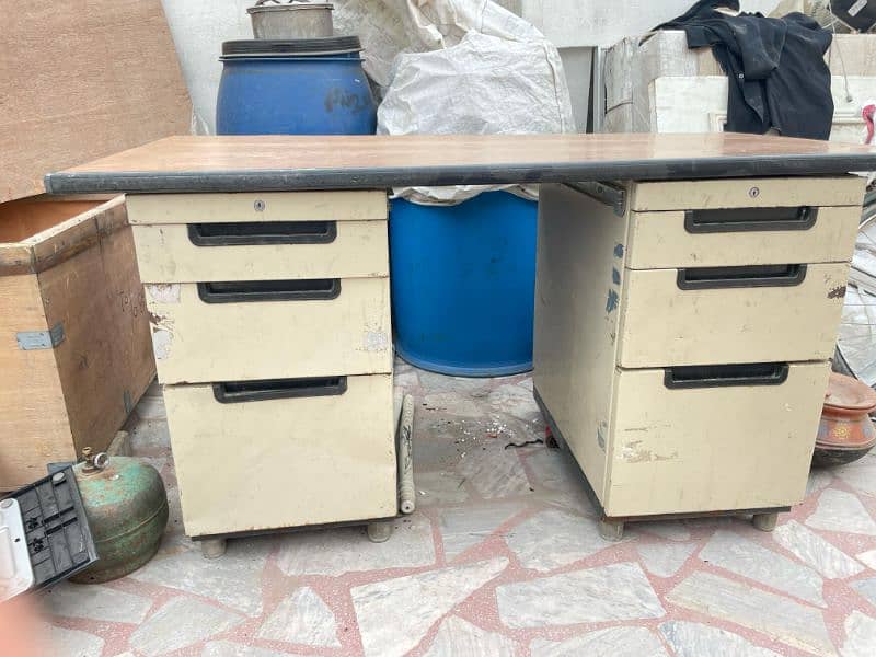 Table for sale 0