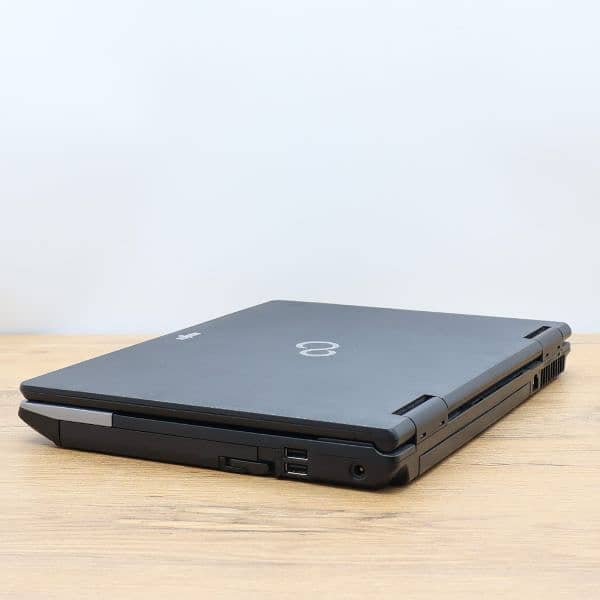 Fujitsu Lifebook s752 2