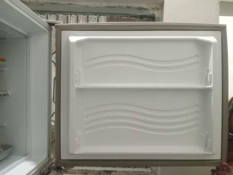 Dawlance fridge 6