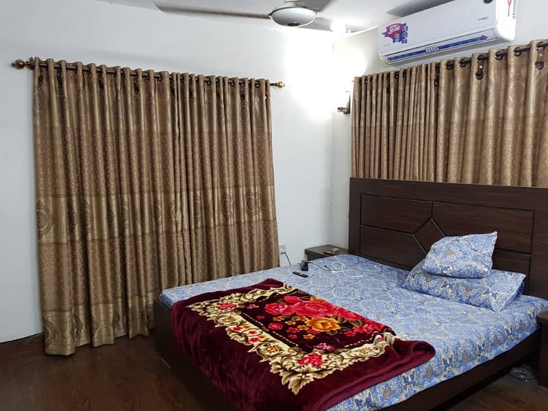 GROUND FLOOR Flat 2 BEDS DRAWING DINING BOUNDARY WALL 7