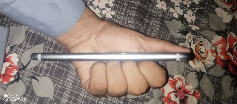 iphone 6 non pta 5k arjent sell krna hai battery health 95 Hai 8
