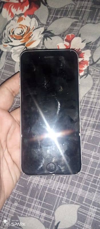 iphone 6 non pta 5k arjent sell krna hai battery health 95 Hai 10