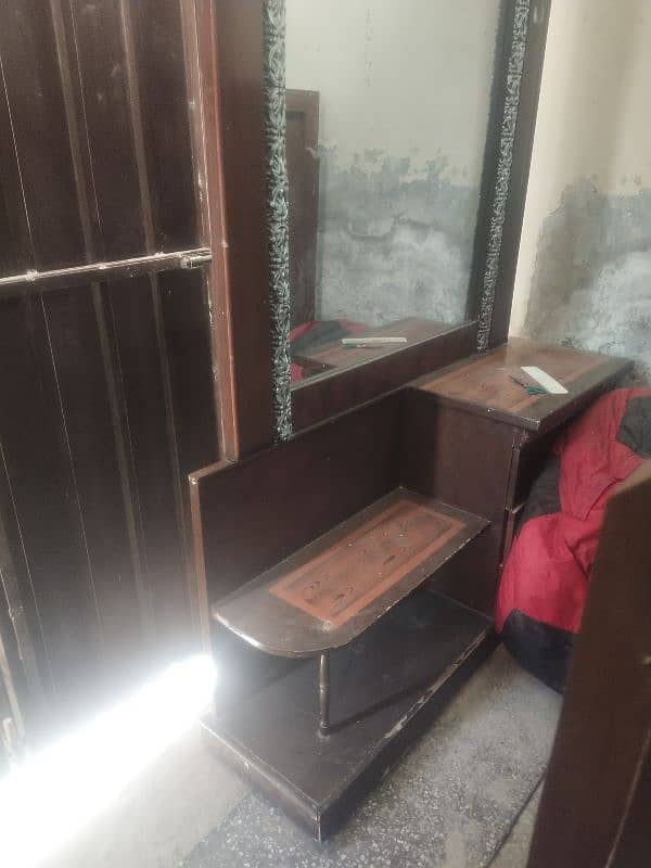 Dressing table 1