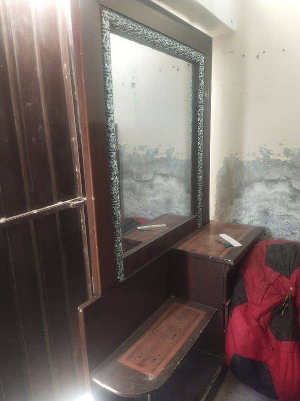Dressing table 3