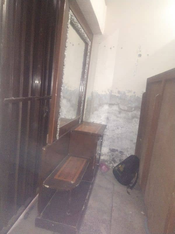 Dressing table 6
