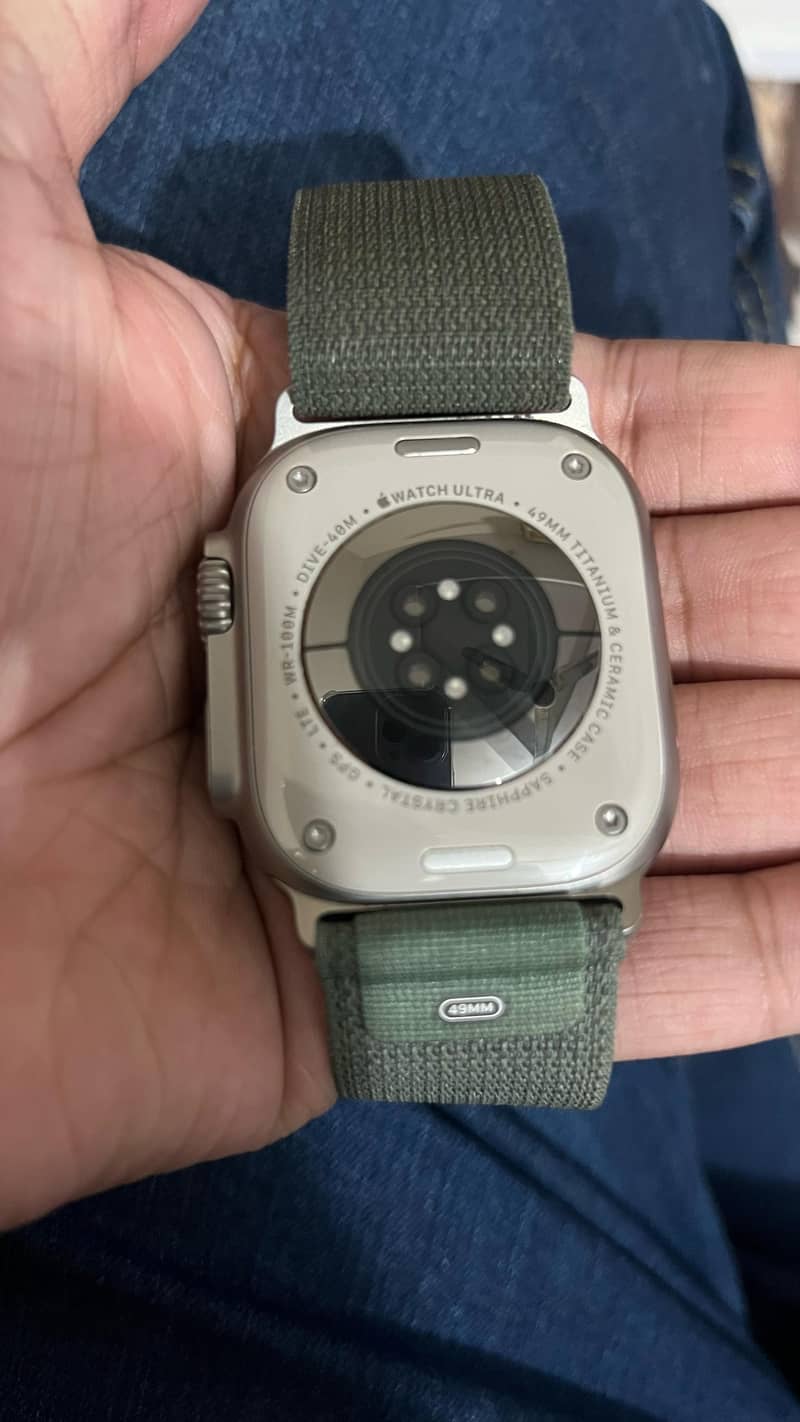 Apple Watch Ultra 1 in warranty complete box 3