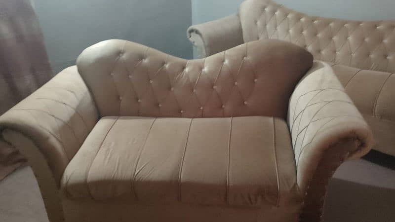 Branded Sofas for Sale – Excellent Condition – Karachi 4