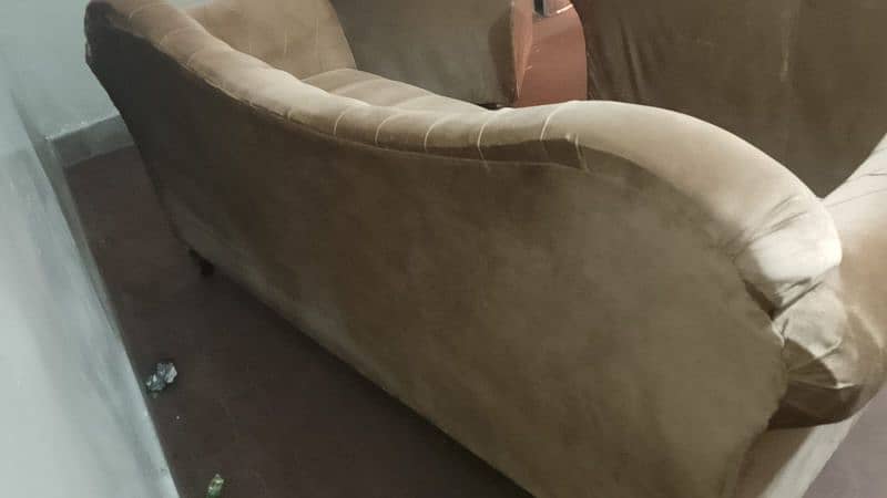 Branded Sofas for Sale – Excellent Condition – Karachi 6