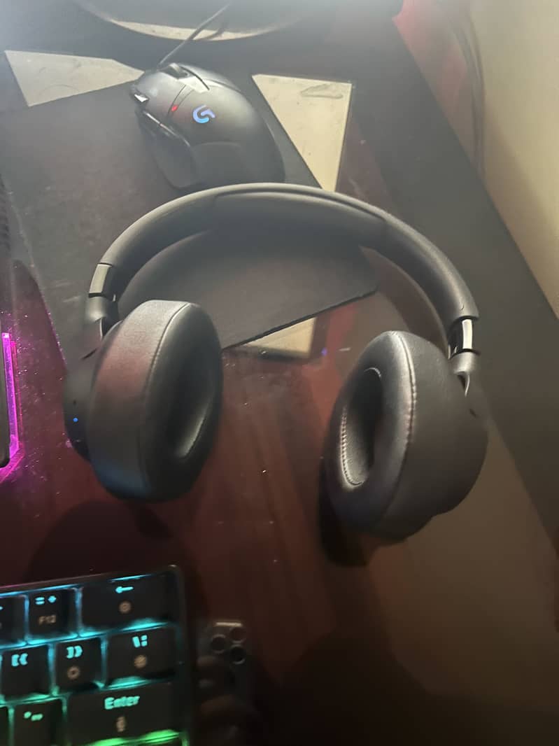 JBL Headphones 710BT 0