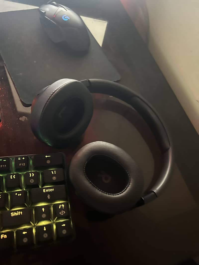 JBL Headphones 710BT 2