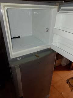 Dawlance Refrigerator ( Slightly Used )
