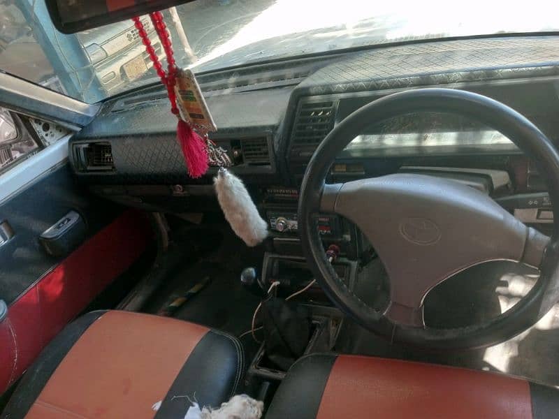 Nissan Sunny 1989 3