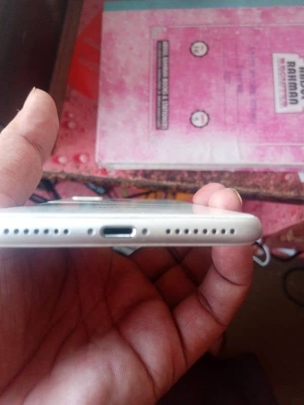 iPhone 8plus 64 non pta 1