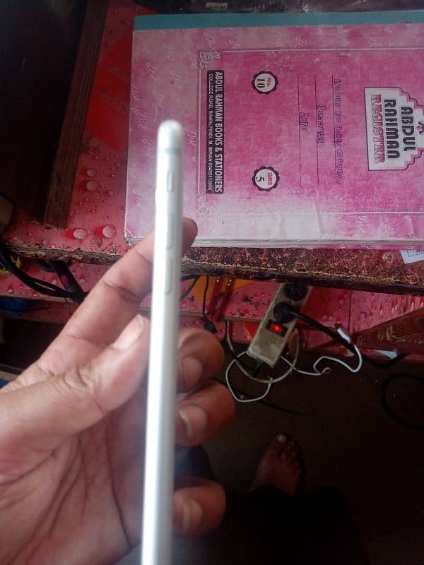 iPhone 8plus 64 non pta 3