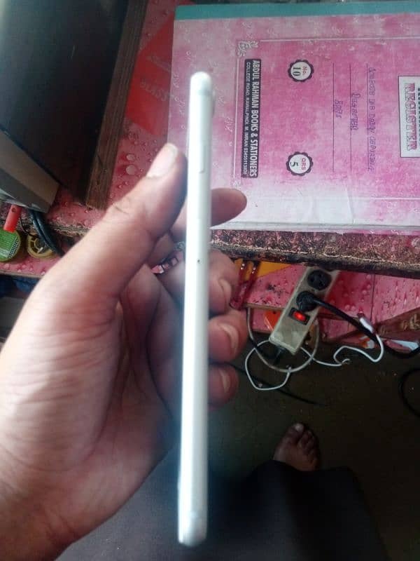 iPhone 8plus 64 non pta 5