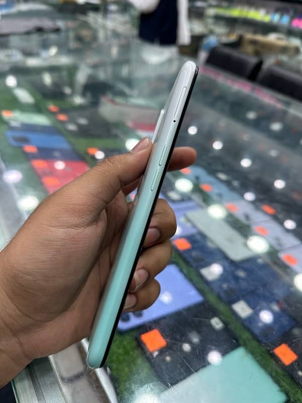 OppO A31 6 / 128 GB 3