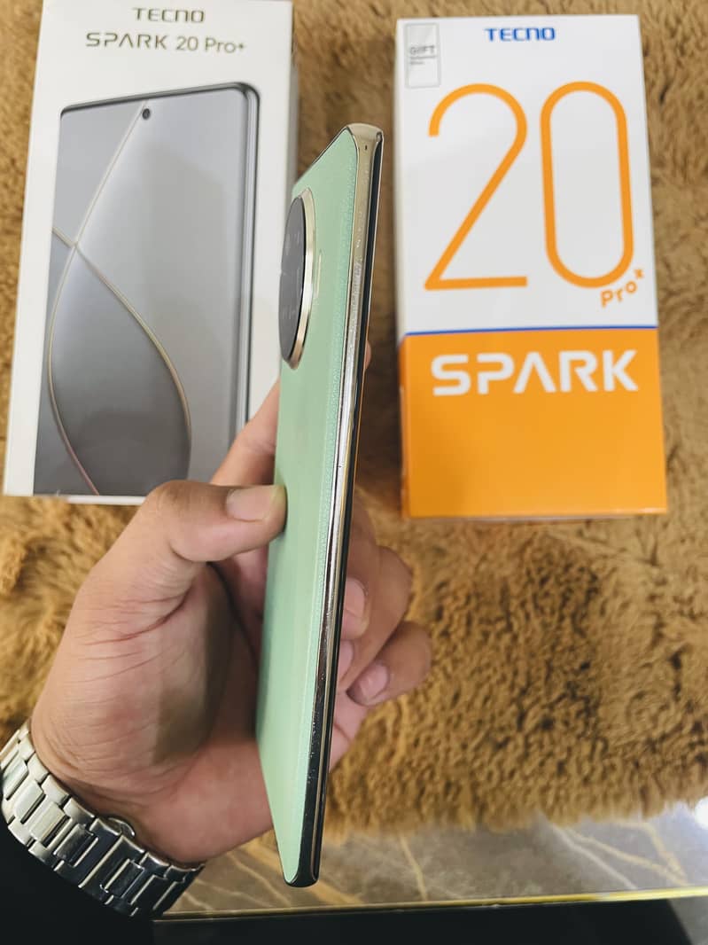 Tecno. Spark. 20. pro+ 4