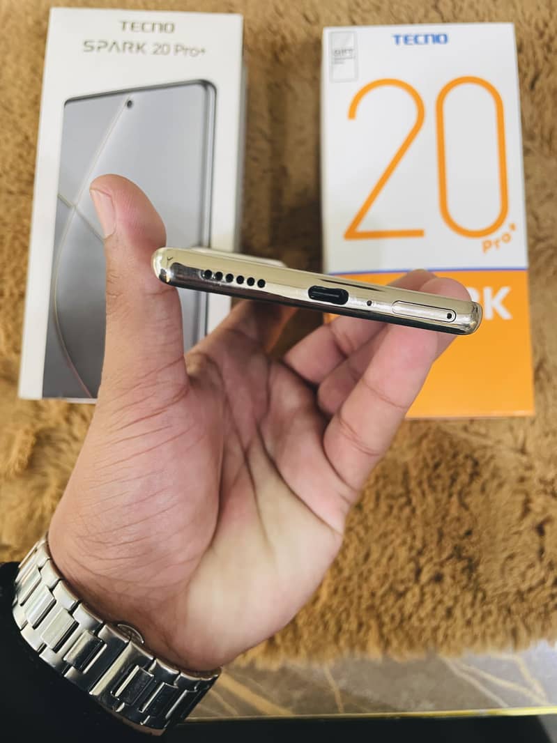Tecno. Spark. 20. pro+ 5