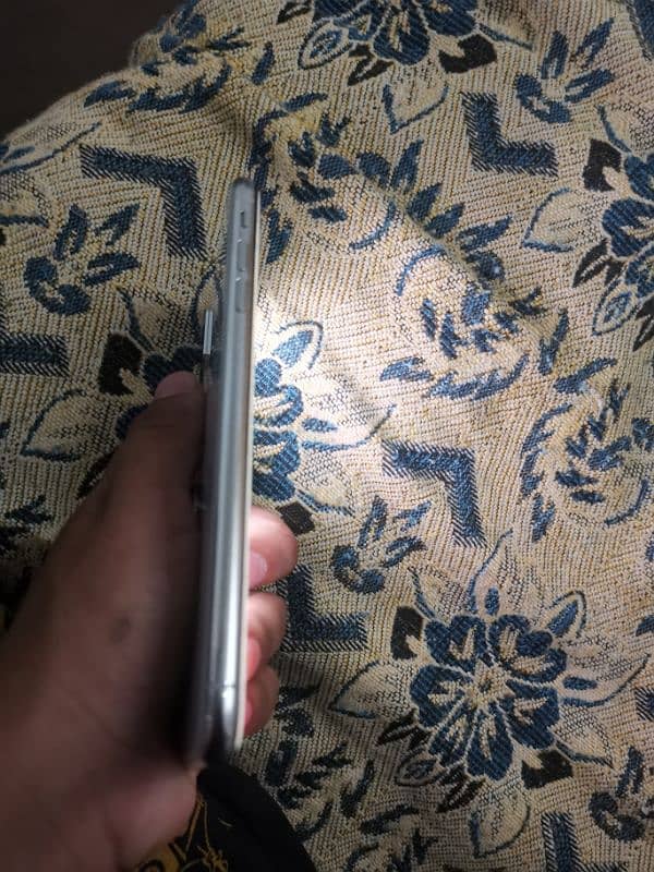 iphone xs max 256 gb pta official approved 4