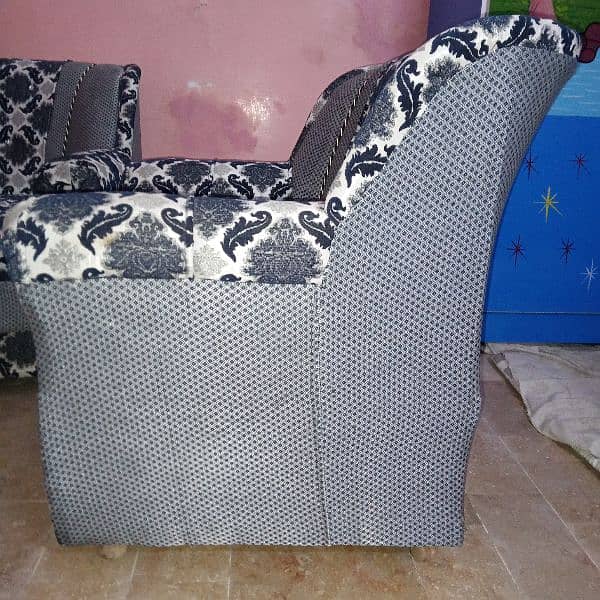 5 Seater Sofa Set Condition 9/10 4