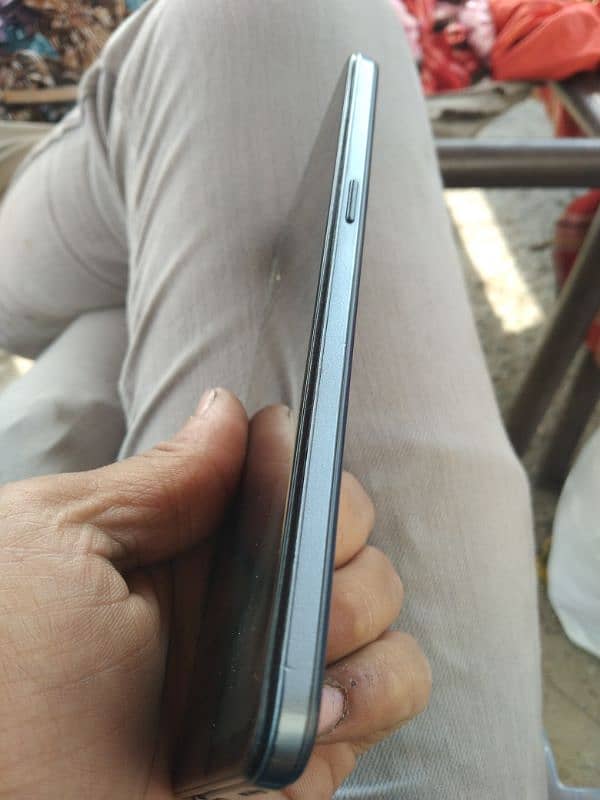 oppo F 17 1