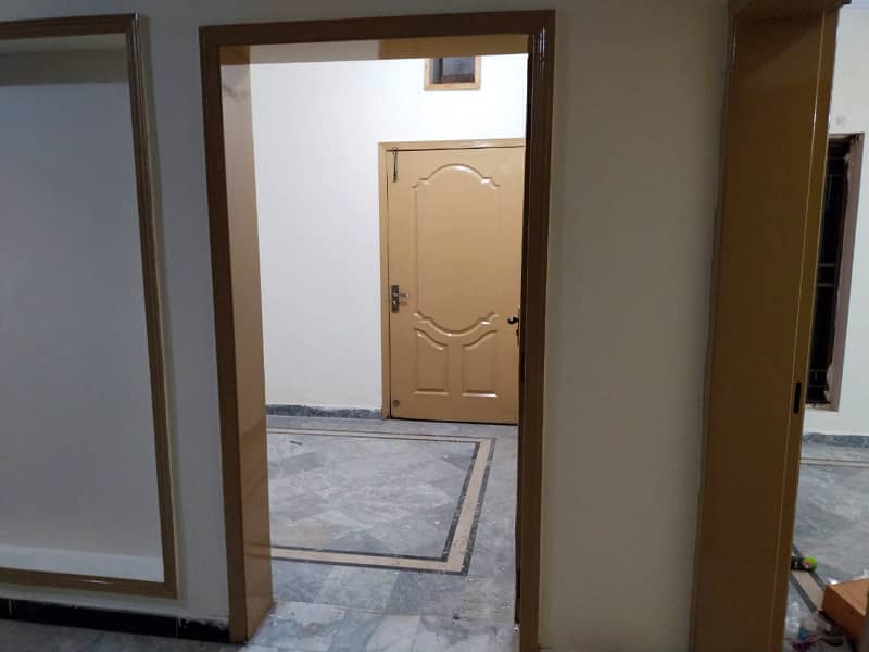 1 KANAL LOWER PORTION AVAILABLE FOR RENT JOHAR TOWN. 7