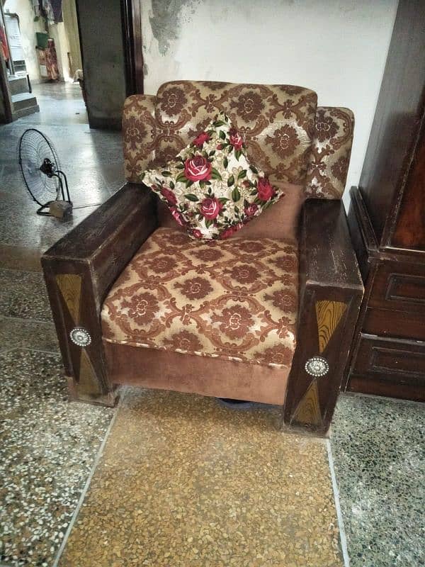 5 seater sofa with cover , 1