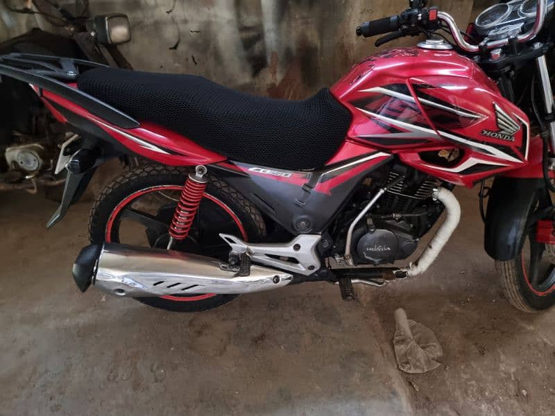 Honda cb150f 2020 k last month hai 4