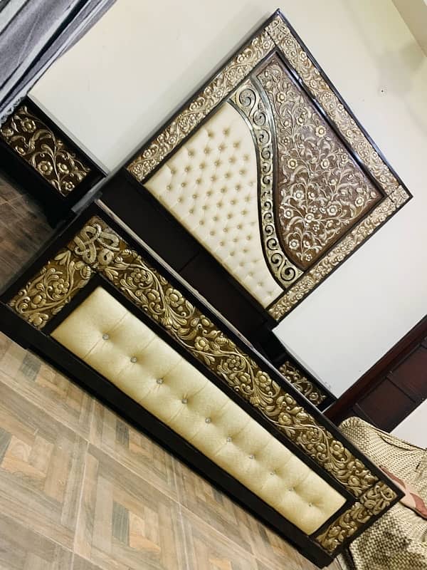 Modern heavy bed and side tables 0