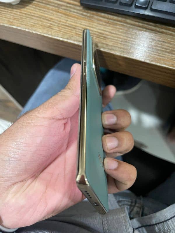 infinix zero 30  16gb / 256gb 2