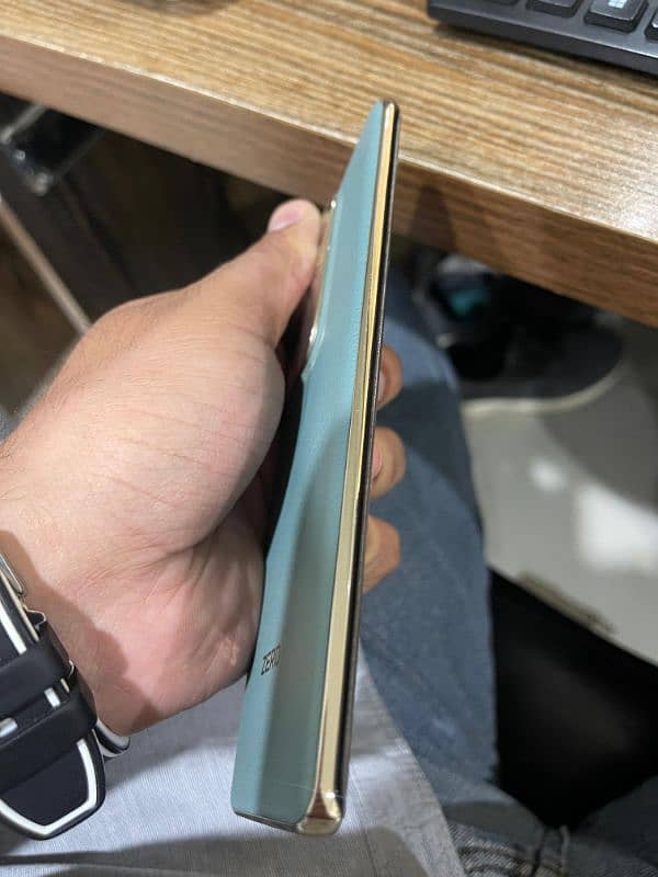 infinix zero 30  16gb / 256gb 3