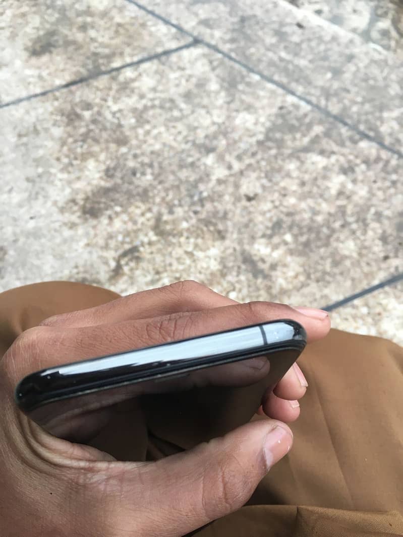 XS MAX Black Dual sim officially PTA proved 0