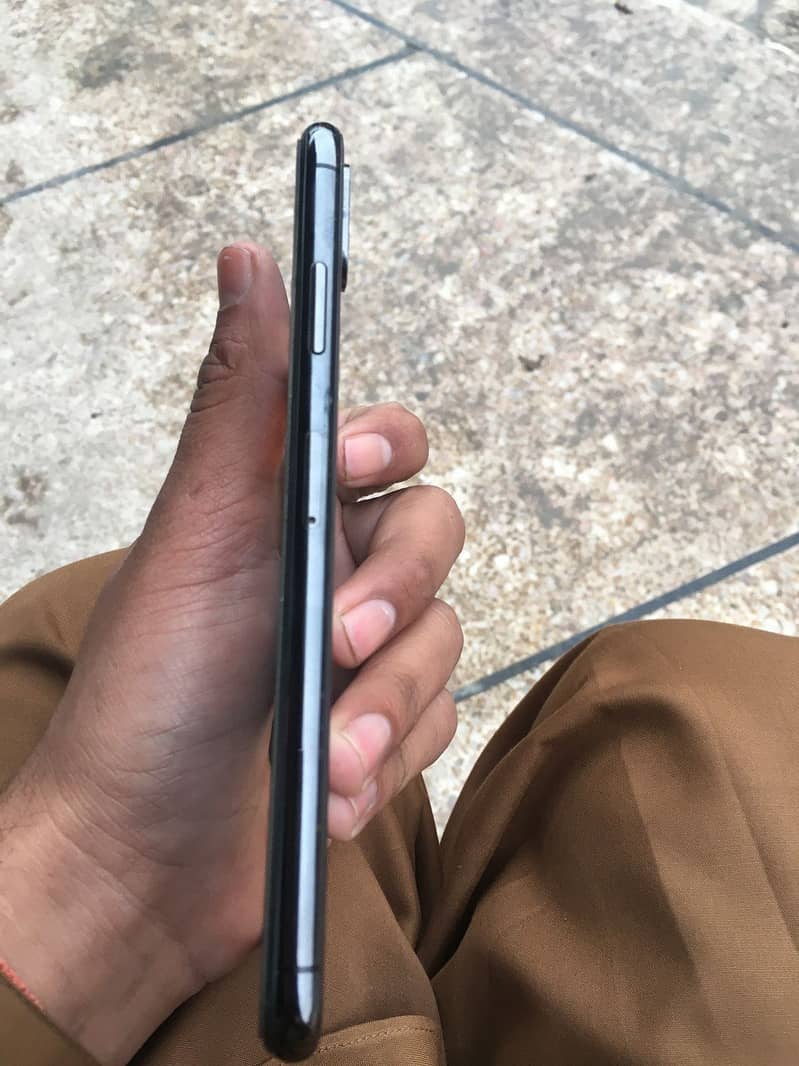 XS MAX Black Dual sim officially PTA proved 1