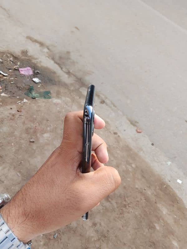 Iphone 11 pro max for sell 256 gb Jv condition 10/10 waterpack non pta 6