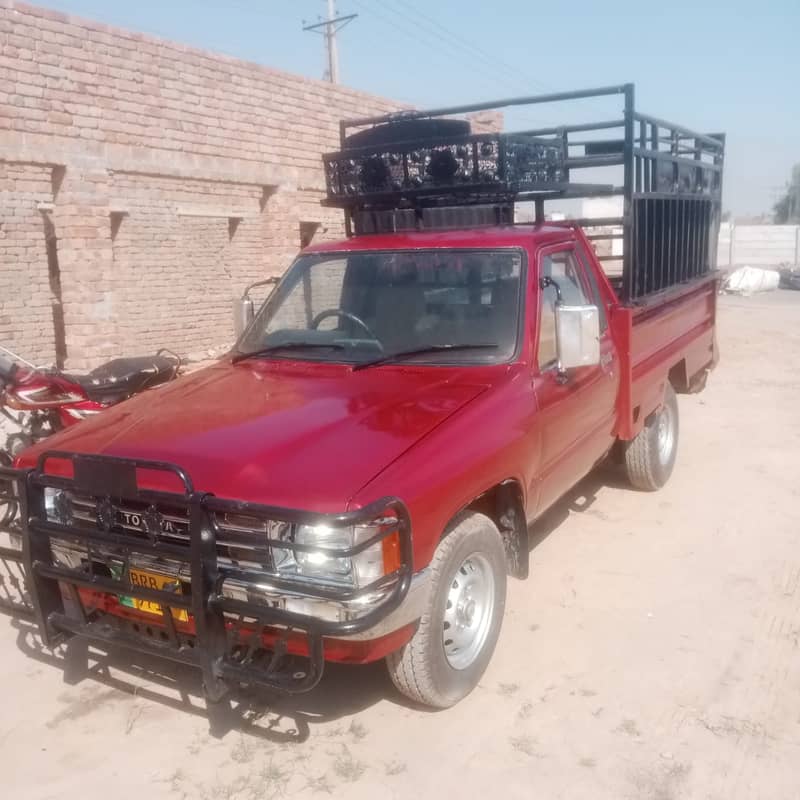 TOYOTA HILUX 1984 MODEL FOR SALE 0
