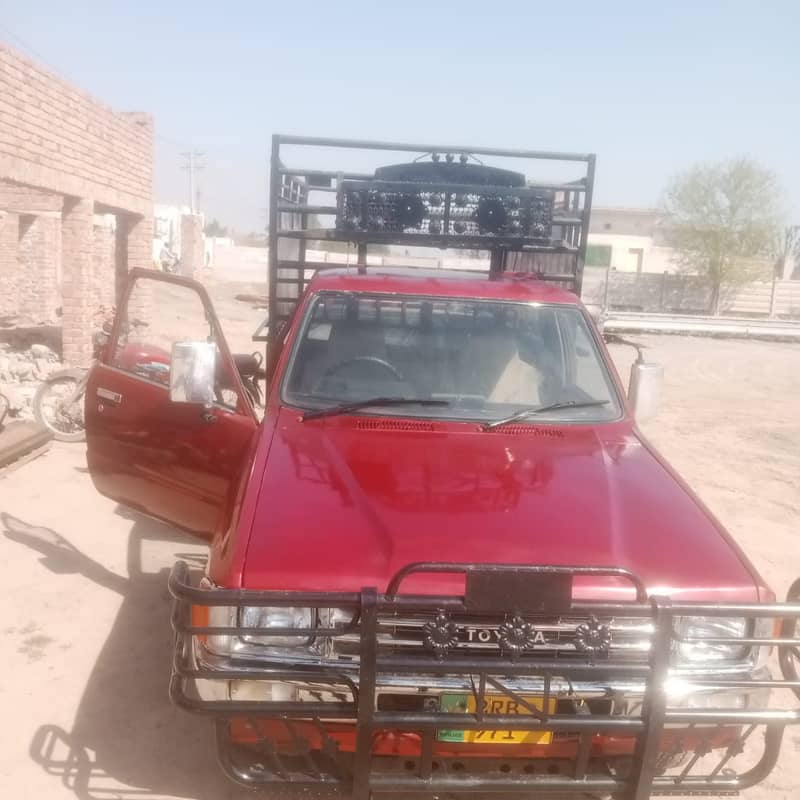 TOYOTA HILUX 1984 MODEL FOR SALE 2