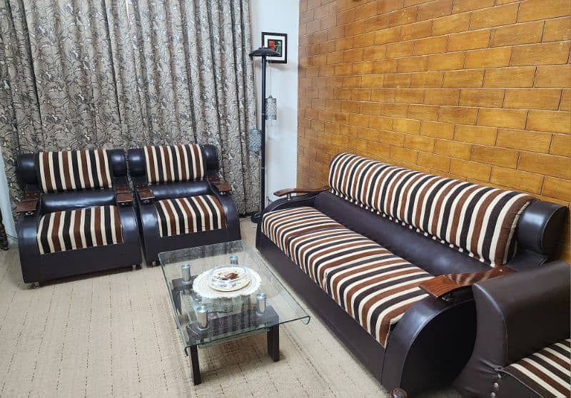 7 Seater Sofa Set + Table 0