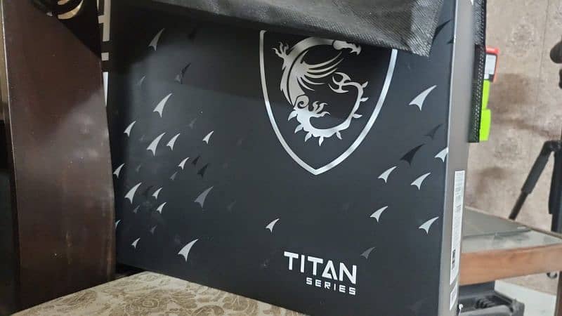 msi titan 285hx, rtx 5090, gaming laptop. 0