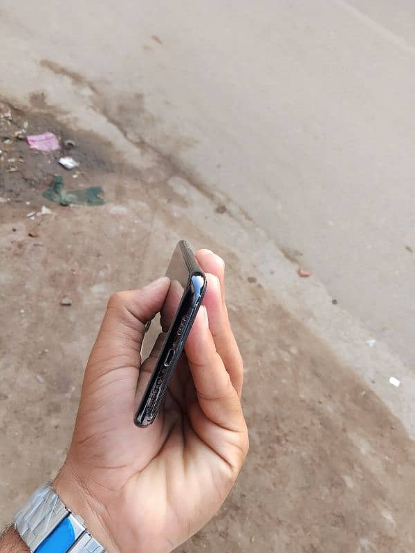 Iphone 11 pro max for sell 256 gb Jv condition 10/10 waterpack non pta 2