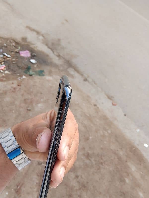 Iphone 11 pro max for sell 256 gb Jv condition 10/10 waterpack non pta 3
