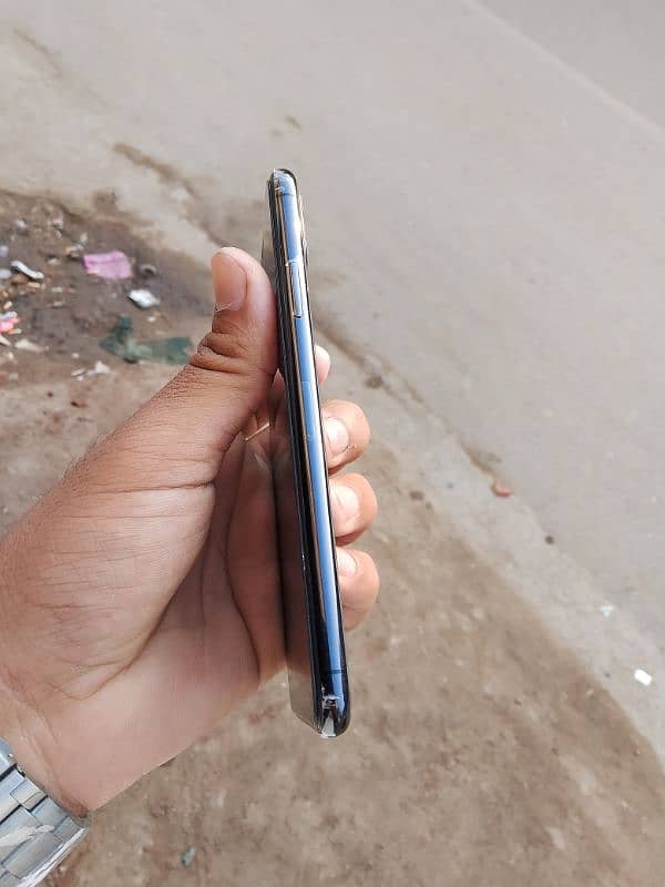 Iphone 11 pro max for sell 256 gb Jv condition 10/10 waterpack non pta 6