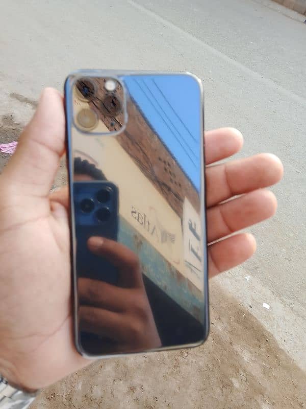 Iphone 11 pro max for sell 256 gb Jv condition 10/10 waterpack non pta 7