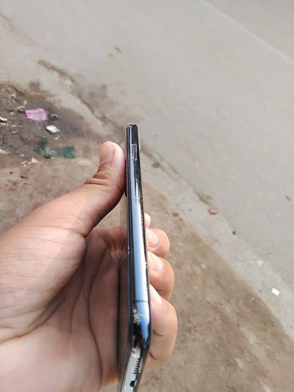 Iphone 11 pro max for sell 256 gb Jv condition 10/10 waterpack non pta 8
